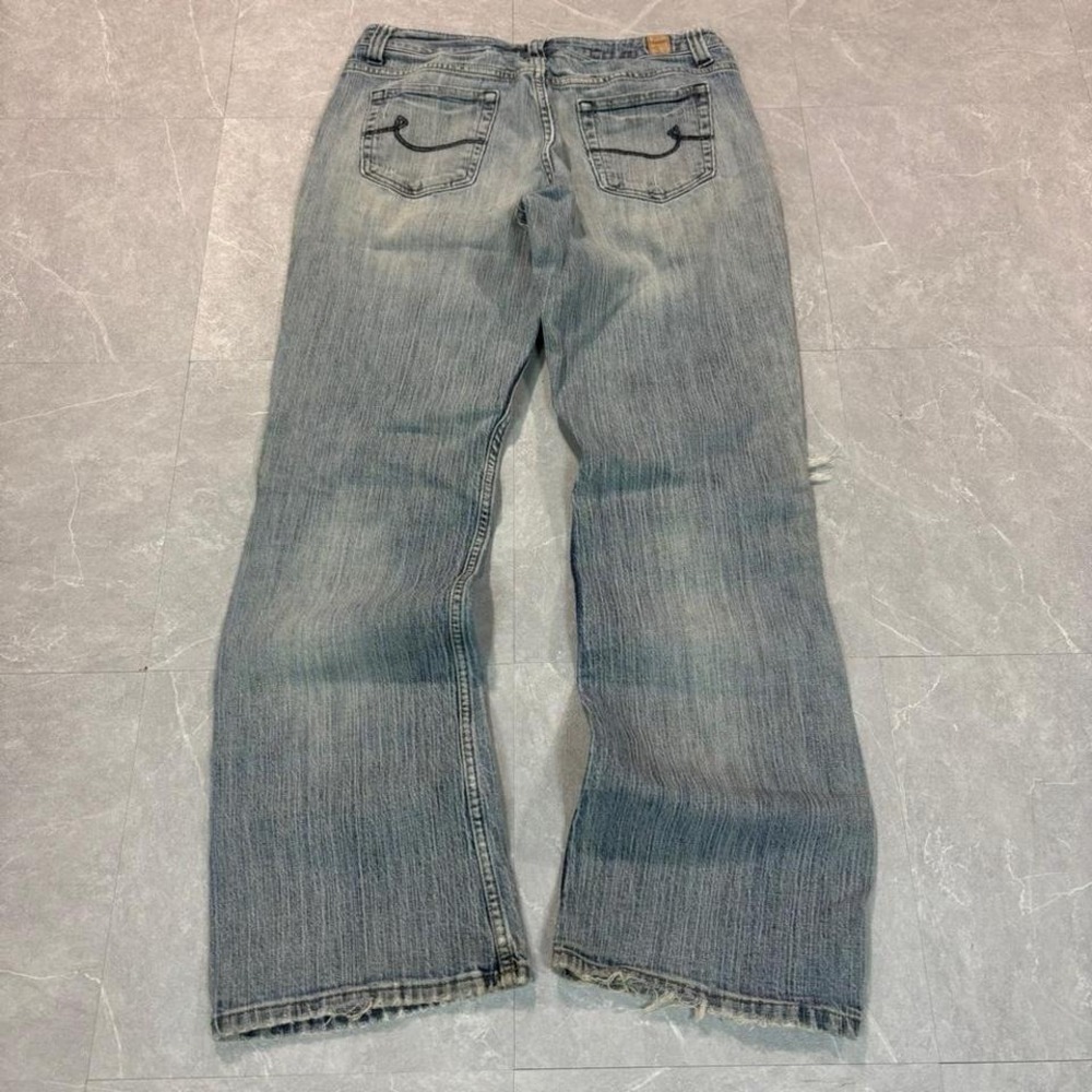 Maurices‎ light wash Boktcut blue jeans Size: 7
